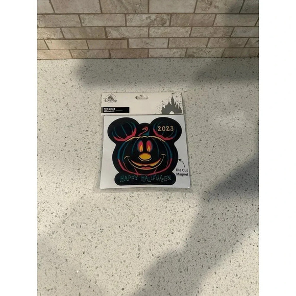 Disney Parks 2023 Happy Halloween Mickey Icon Pumpkin Die Cut Magnet NEW  ds - Picture 1 of 2
